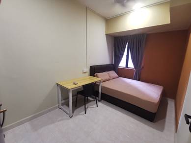 BSP SKYPARK BALCONY room for rent