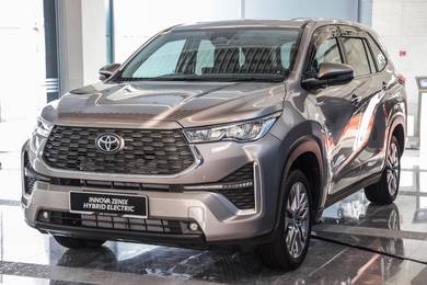 Toyota INNOVA 2.0 ZENIX V MY23 AG10 (A)