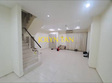 Tingkat Sungai Batu 2 Sty Terrace Teluk Kumbar Renovated