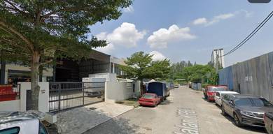 1.5 Storey Semi-D Factory In Kawasan Perindustrian Budiman, Cheras