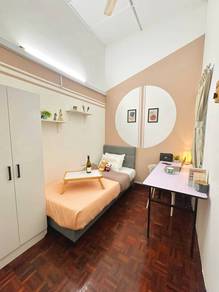 BEST ROOM IN TOWN🎉!🎊Premium Single Room! WORK FROM HOME FRIENDLY!!