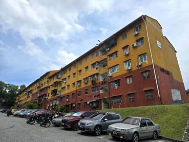 Apartment Putra Permai Type A, Taman Equine, Seri Kembangan