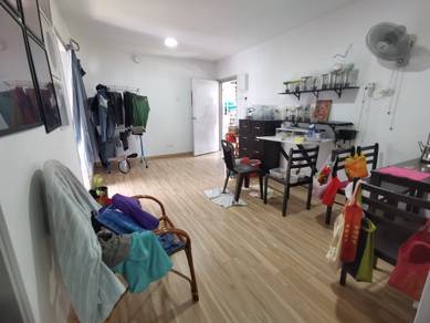 For Sale / Pinang Flat @ Taman Daya / Level 3 / Renovated Unit