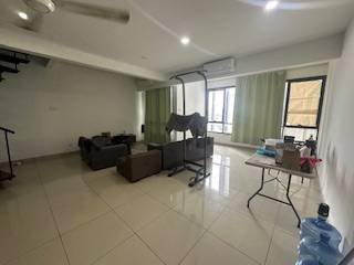 Serdang,One south flexis below market price good invest with tenanted