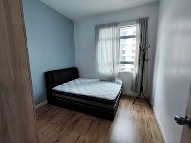 Alam Damai Condominium Mid Floor Near Qe 2 and Private School