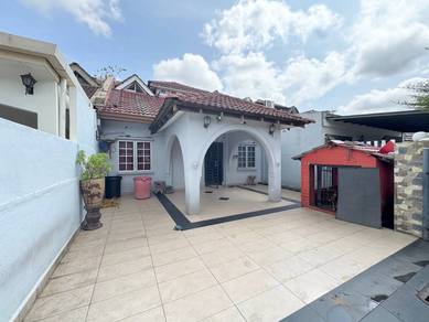 Renovated 1.5 Storey Terrace USJ 2, Subang Jaya