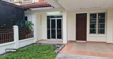 Limited Unit For Bandar Botanic Rent Good Condition 2 Storey House