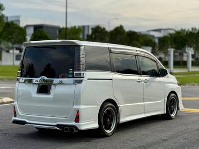 -2017 Toyota VOXY 2.0 ZS KIRAMEKI II MODELISTA (A)