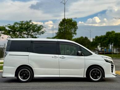 -2017 Toyota VOXY 2.0 ZS KIRAMEKI II MODELISTA (A)