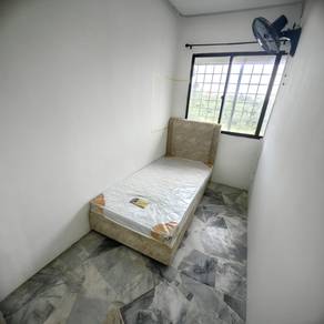 Female uint for rent 2 min to mrt taman naga emas