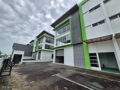 3 Storey Cluster Factory @ Kulai Saleng Senai @ with 6 Partition Rooms