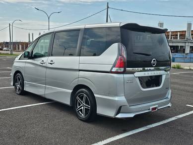 Nissan SERENA 2.0 S-HYBRID HIGHWAY STAR