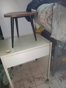 meja study siap.kerusi
