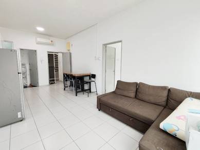 Condo 3 Bedrooms with 2 Side by Side Parking, near Mrt Station