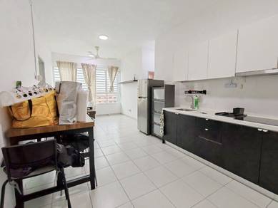 Condo 3 Bedrooms with 2 Side by Side Parking, near Mrt Station