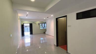 亏本卖！Puchong Utama PU 10 FULL RENO House【REAL PIC!】near School/ AEON