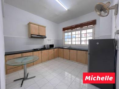 Low density Logan road 1200sqft 2carpark