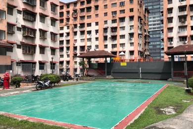 LESTARI APT ( Damansara damai ) , SG Buloh, SRI DAM { NEW PAINT}