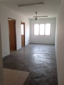 LESTARI APT ( Damansara damai ) , SG Buloh, SRI DAM { NEW PAINT}