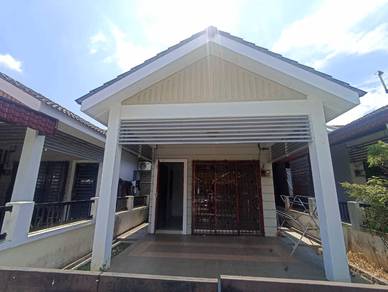 Tumah Teres Setingkat Di Taman Puncak Iskandar, Seri Iskandar Perak