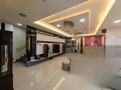 Very nice renovated unit