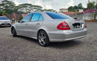 Mercedes Benz E240 AVANTGARDE (CBU) 2.6 (A)