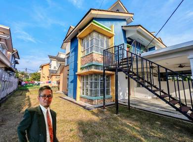 DOUBLE STOREY SEMI D  DESA SERI SAUJANA SUNGAI MERAB KAJANG SELANGoR.
