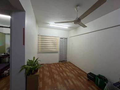 Saujana Ria, Wangsa Permai | Spacious 3R2B Apartment for Rent
