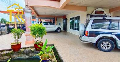 8.5 Mile Double Storey Semi Detached Corner Unit For Sale Opposite N  