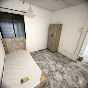 5Min To LRT Sri Petaling!Single Room For Rent Taman Naga Mas near MRT