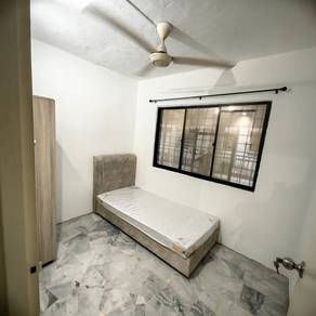 5Min To LRT Sri Petaling!Single Room For Rent Taman Naga Mas near MRT