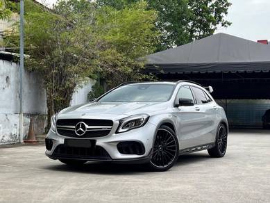 Mercedes Benz GLA45 AMG 4MATIC / LOW MILEAGE