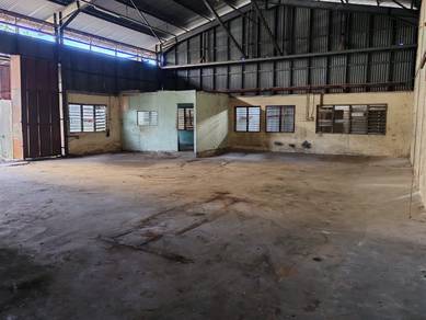 Jalan Utama Warehouse for rent at Bintawa Pending Kuching