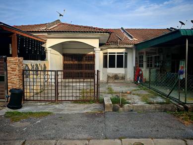 Manjung , Perak - Rumah Luas,Depan Padang & Murah