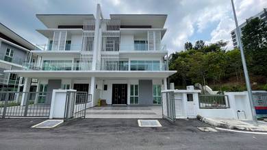End Lot 3 Storey Semi D Tropika Melawati