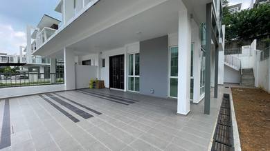 End Lot 3 Storey Semi D Tropika Melawati