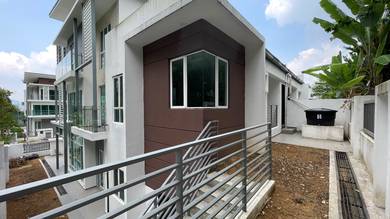 End Lot 3 Storey Semi D Tropika Melawati