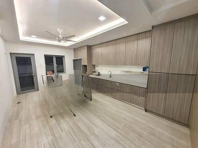 Lakefront Residence, Fully Renovated Unit With 2 Carparks @ Cyberjaya