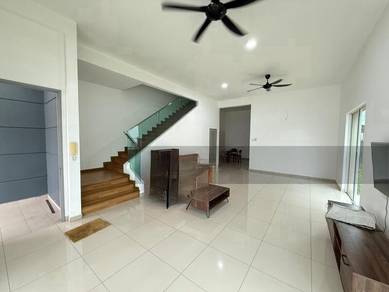 Canary Garden Klang 2 Storey Cluster Semi D with Partially Furnished
