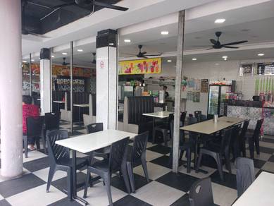 CORNER LOT FACING ROAD Shop Lot at Seri Kembangan