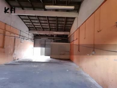 Klang Utama Klang Single Storey Factory with Ample Parking For Rent