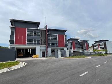 3 sty Semi-D Factory Bukit Angkat,Cheras Kajang Sg Chua For Rent