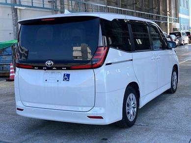 Toyota NOAH 2.0 Z (A)