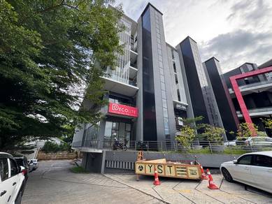 Wisma Langat - Grd Floor Corner Shoplot . Penampang . Extra Space