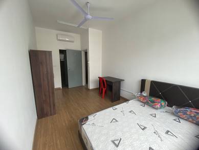 (Female) Residensi Hijauan Shah Alam Master Room For Rent