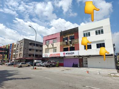 Pay Fong[Gate 3] Three Storey Shoplot (Endlot) For Rent