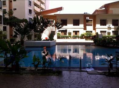 Cozy Female Room @ Palm Spring, Kota Damansara – Walk to MRT!