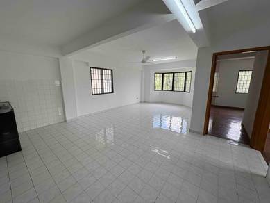 Aman satu apartment for rent, corner,low floor ,kepong desa aman puri