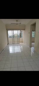 Suria Kipark apartment for rent ,low floor ,kepong ,Taman kip, balcony