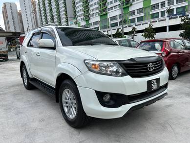 Toyota FORTUNER 2.5 G TRD SPORTIVO Leather